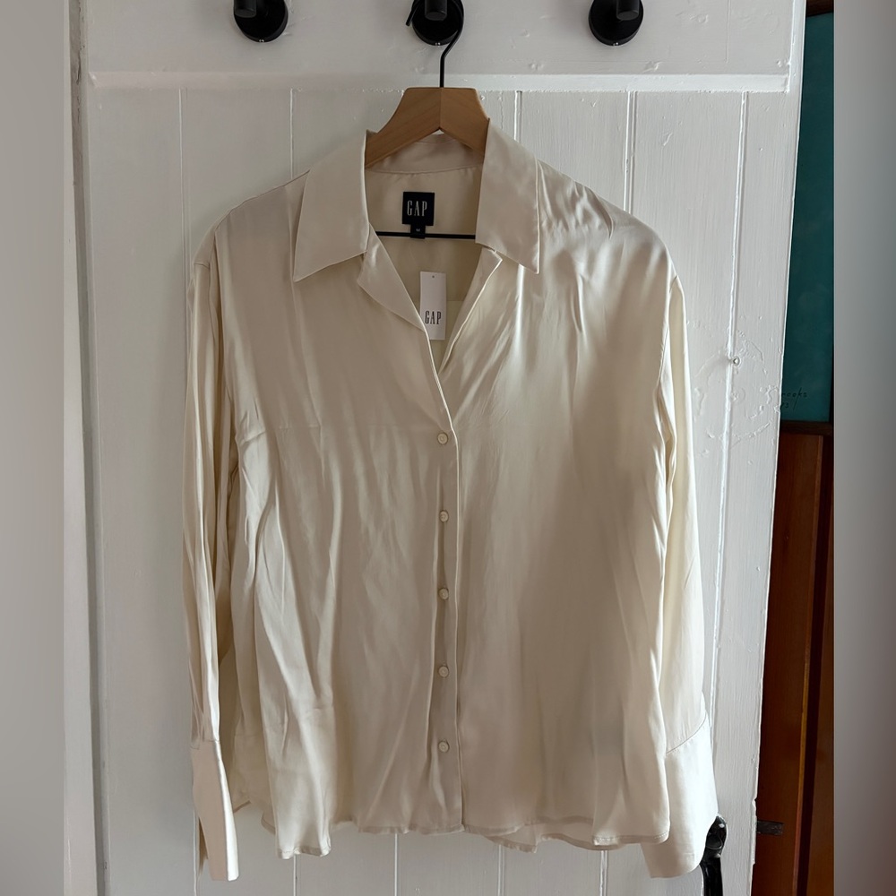 NWT - GAP Satin Cream Blouse